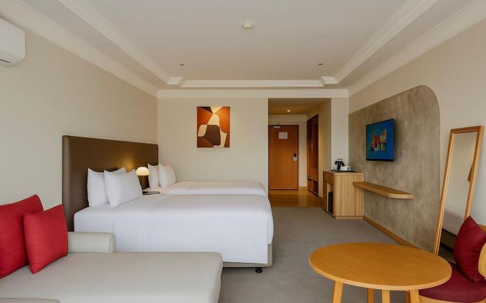 Vermillion Hotel