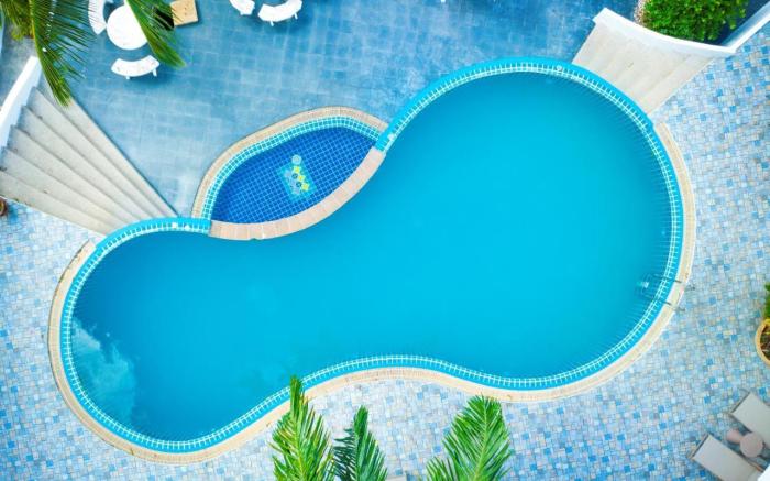 Meet Holiday International Hotel-Patong