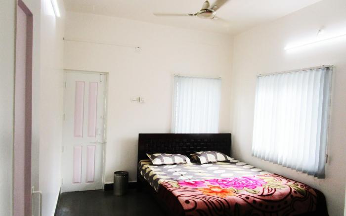 1 BHK Apartment, Couple Friendly 