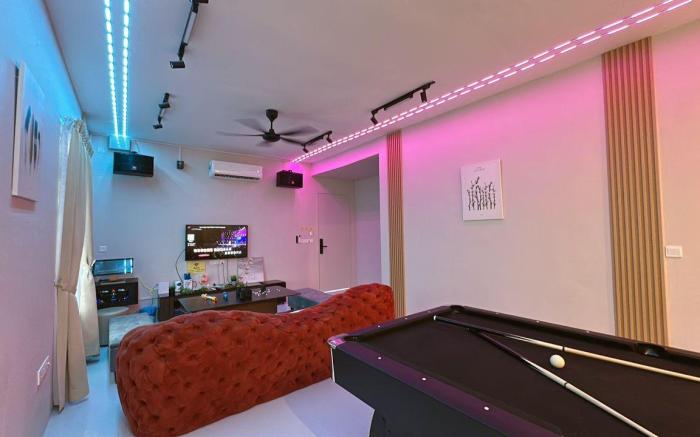 A27 Royal Dato Onn 2 Party House Corner Lot 15Pax