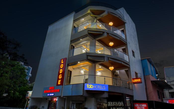 Fabhotel Keshava executive - Nr Mahadji Shinde chhatri