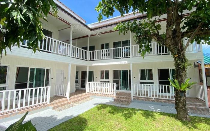 The Golden Beach Resort Naiyang