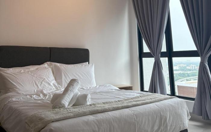 Stay @ *41 Deluxe Suite | Alinea Suites