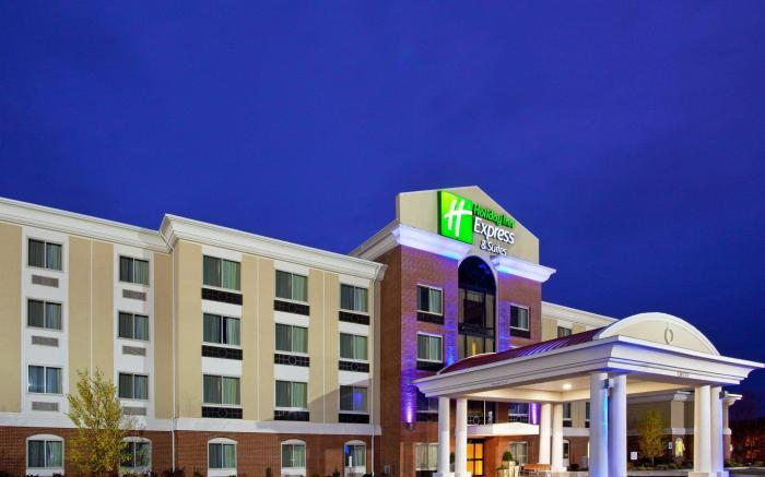 Holiday Inn Express & Suites Niagara Falls By IHG