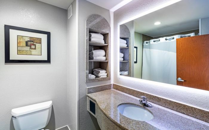 Holiday Inn Express Hotel & Suites Pryor By IHG