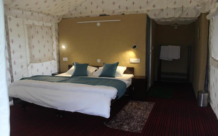 Billing View Camp and Mud Houses