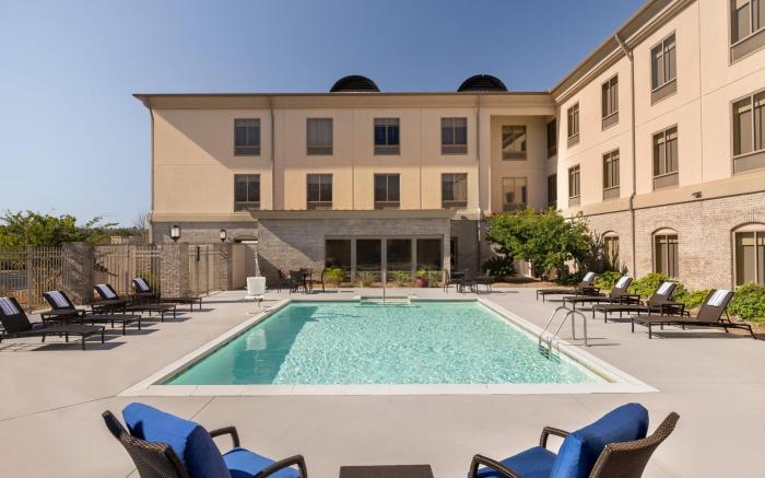Holiday Inn Express Hotel & Suites Opelika Auburn By IHG