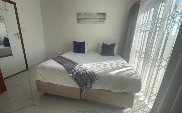 Standard Queen Room-3