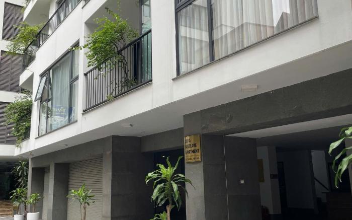 Sofia Westlake Apartment