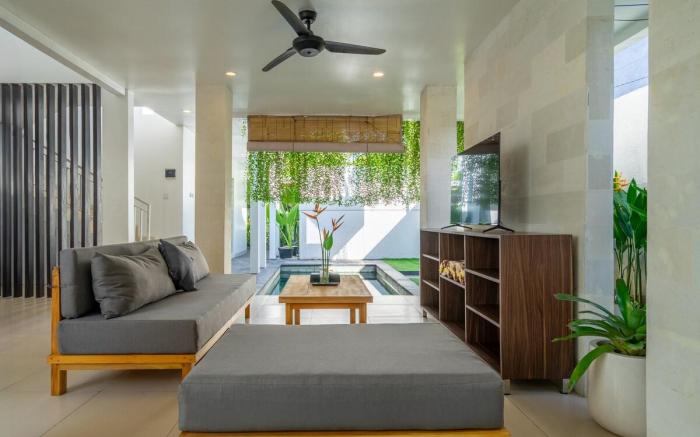 2BR Villa W/Rooftop & Pool in Berawa Canggu