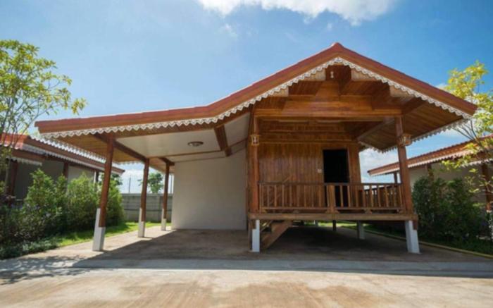 เรือนไม้โฮมสเตย์