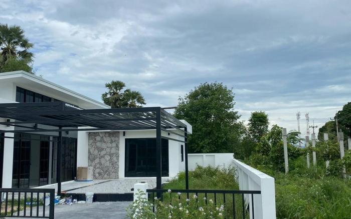 Tokkok Poolvilla huahin