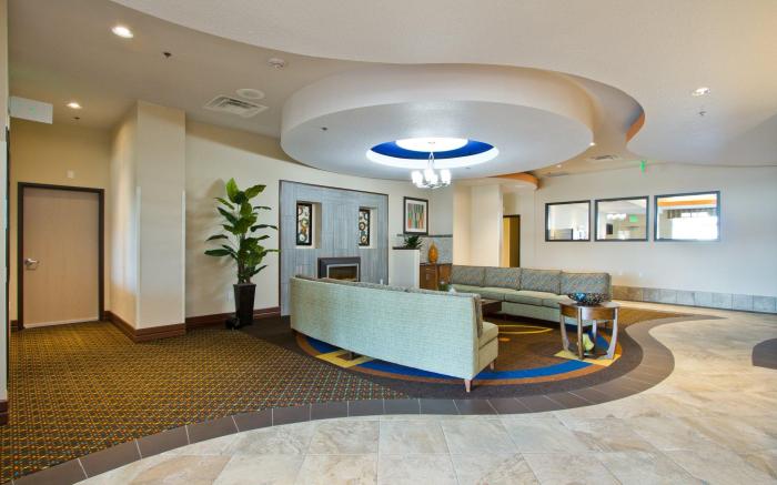 Holiday Inn Express & Suites Denver East-Peoria Street By IHG