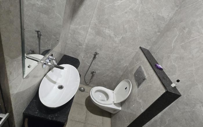 VNS - MANAN GUEST- HOUSE - Near Kashi Temple 