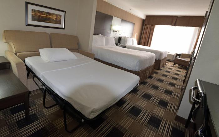 Holiday Inn Express & Suites Ottawa East-Orleans By IHG