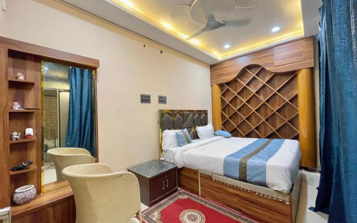 VNS -SWIMMING POOL, SHIVEE RESIDENCY - Near Temple
