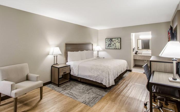 Red Roof PLUS+ Dallas - Addison