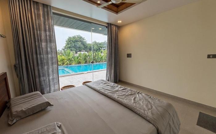 MirrorLake |4BR  Peaceful Farmstay By Homeyhuts