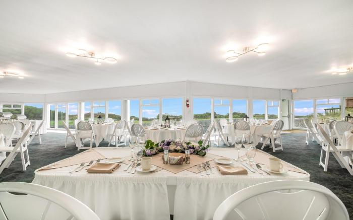 Hallmark Resort - Newport