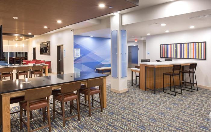 Holiday Inn Express & Suites Rapid City - Rushmore South By IHG
