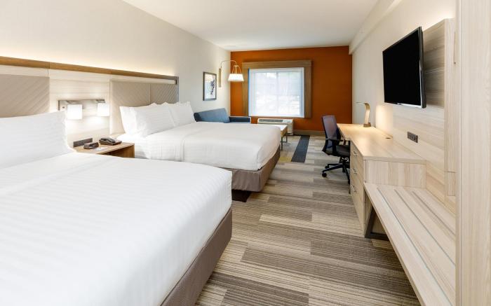Holiday Inn Express & Suites Sturbridge By IHG