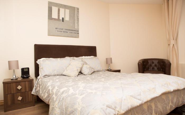 Broc House Suites