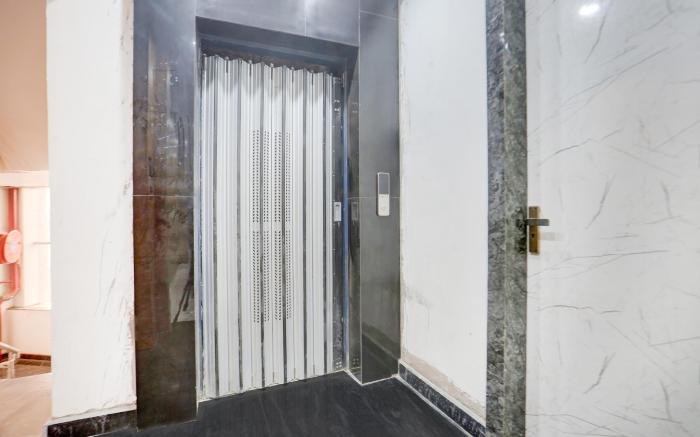 Hotel O A A Royal