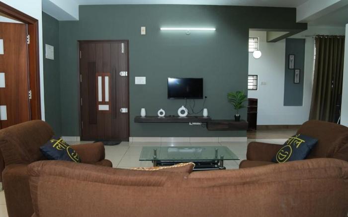 Snooze Living Westford | 3BHK AC 3km to Manyata