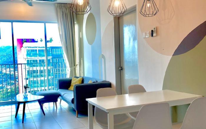 Stylish 3BR Condo | The Zizz