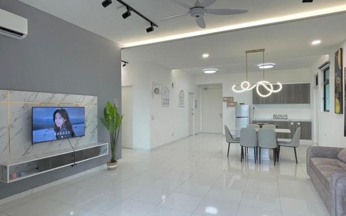 Skyloft 1Min To BukitIndah Aeon 1600sqft 4-16pax