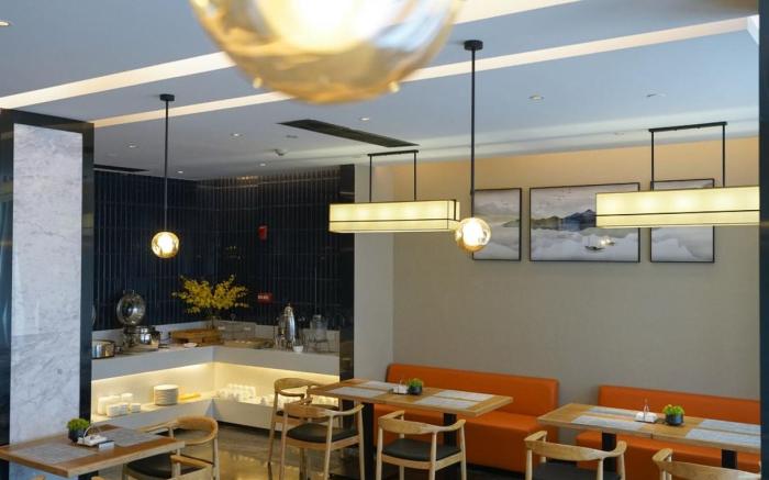 Paco Hotel (Guangzhou Baiyun Airport Liantang Subway Station)