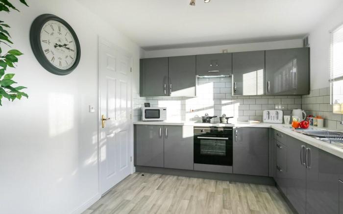4BR | Sleeps 6 | Wi-Fi | Parking | Discounts