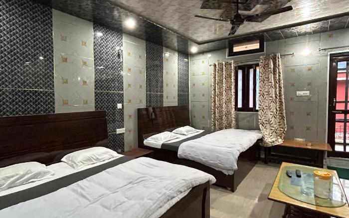 Anushri Lodge And Restaurants