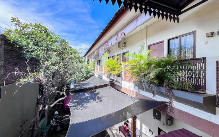 RedDoorz Syariah near Suncity Waterpark Sidoarjo