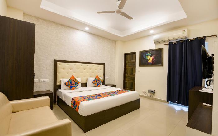 FabHotel Harnoor House - Gold Souk Mall