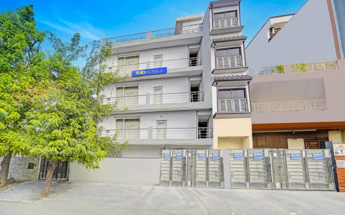 FabHotel Dream House - Noida stadium
