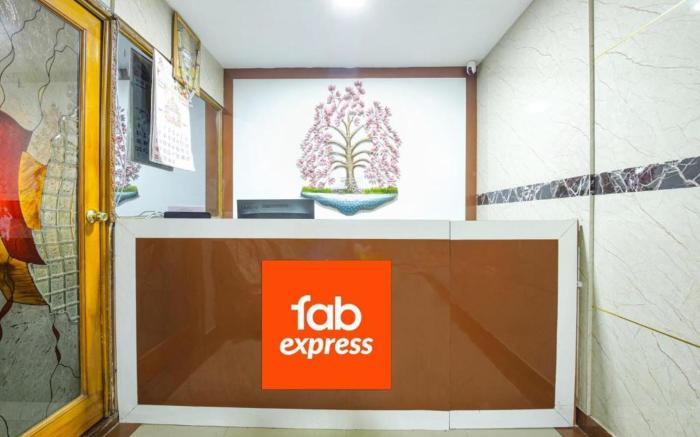 FabExpress Le Royal Inn