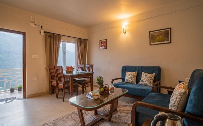 Lake-Facing 2-BHK Retreat Right Above Mall Road
