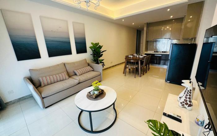 Emerald Homes @ R&F (free WiFi & 1 c/p) Dual-Key
