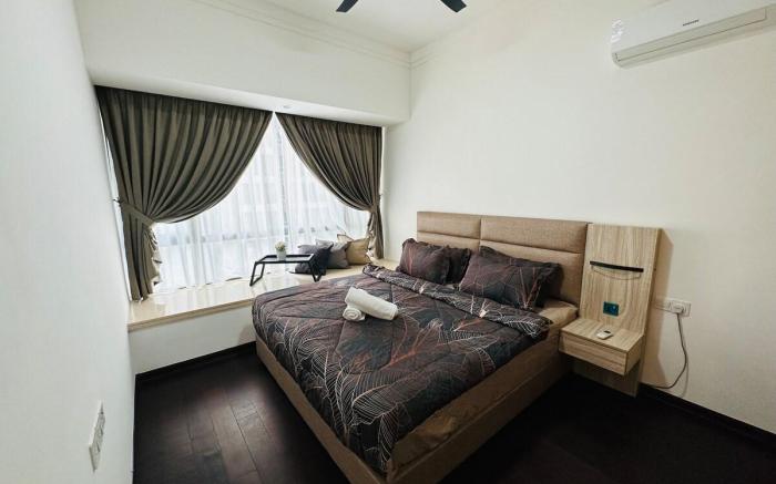 Emerald Homes @ R&F (free WiFi & 1 c/p) Dual-Key