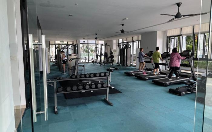 Mahogany Homes @ R&F (free WiFi and 1 Car Park)