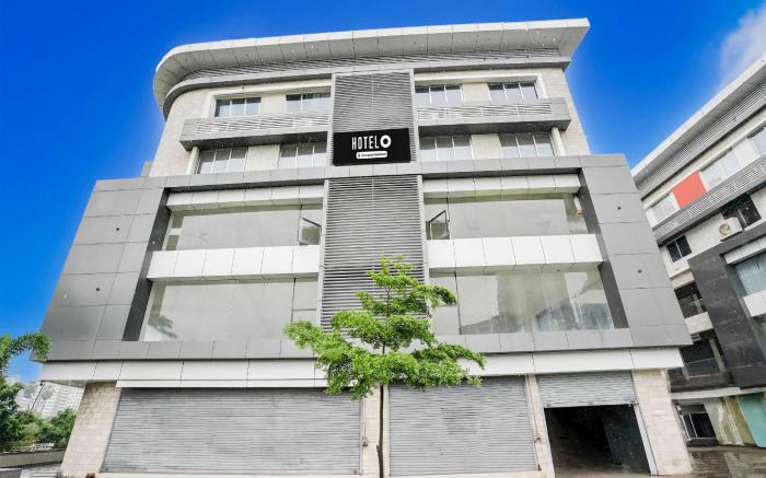 Hotel O Adajan