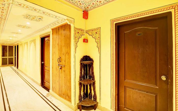 [Day Stay - 12 Hrs Slot: 8 AM to 8 PM] Hotel O Gangapole Amer Road