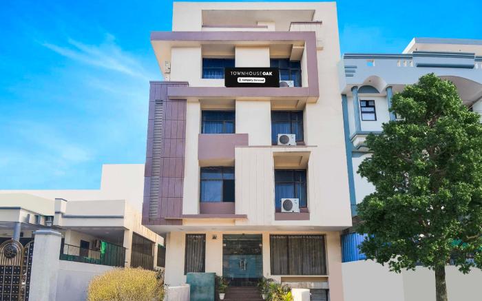 Townhouse Oak Malviya Nagar Fortis Hospital