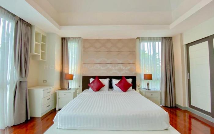 HOLIDAY POOL VILLA PATTAYA