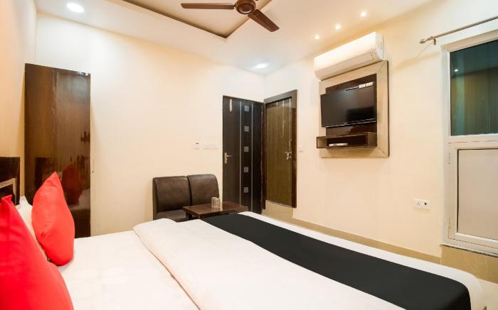 HOTEL O RADHIKA PALACE