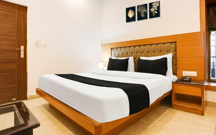 Hotel O Mall Road Near St. Georges College