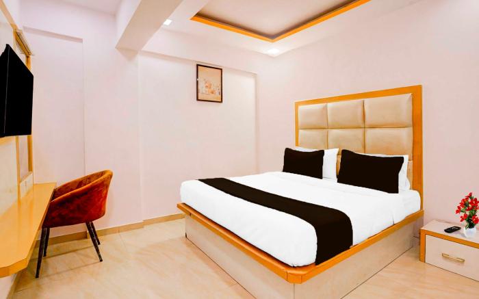Hotel O Andheri West Near KokilaBen Hospital