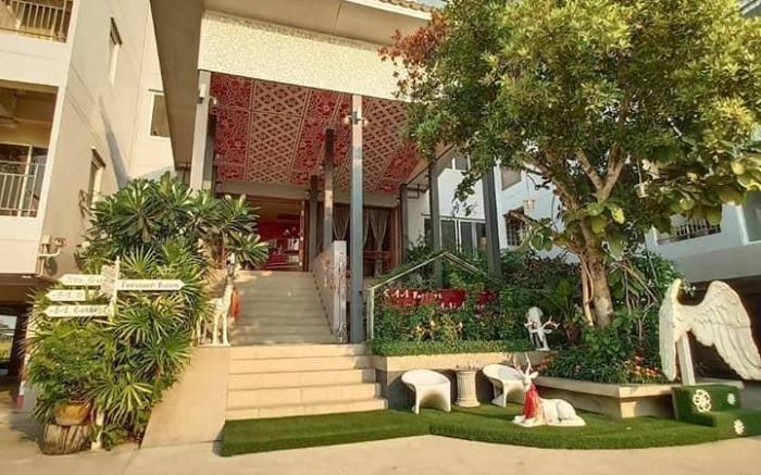 AA Resort Hotel นนทบุรี