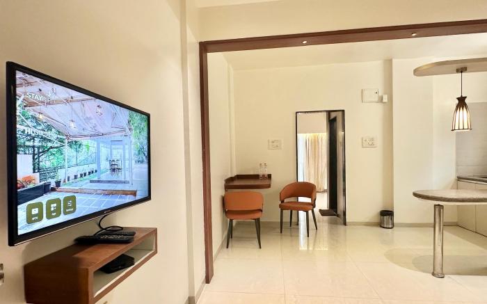 StayBird - Azure Suites, Business Hotel, Kharadi